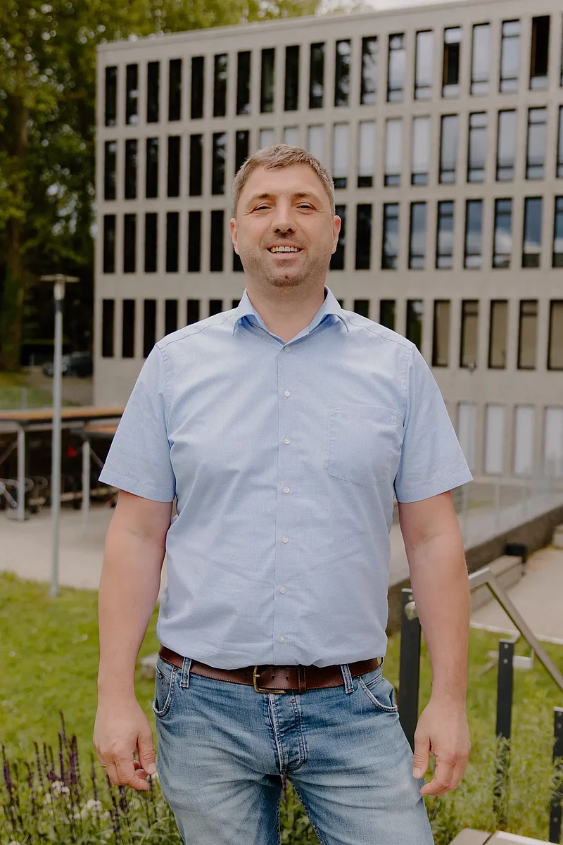 Das Foto zeigt den Abteilungsleiter Steven Wieland.